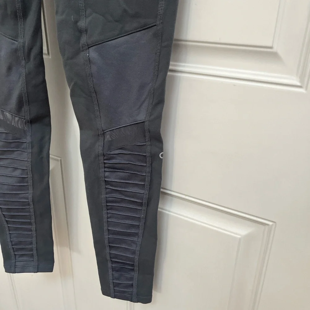 ALO Yoga Charcoal gray Ribbed moto Leggings size xxs‎